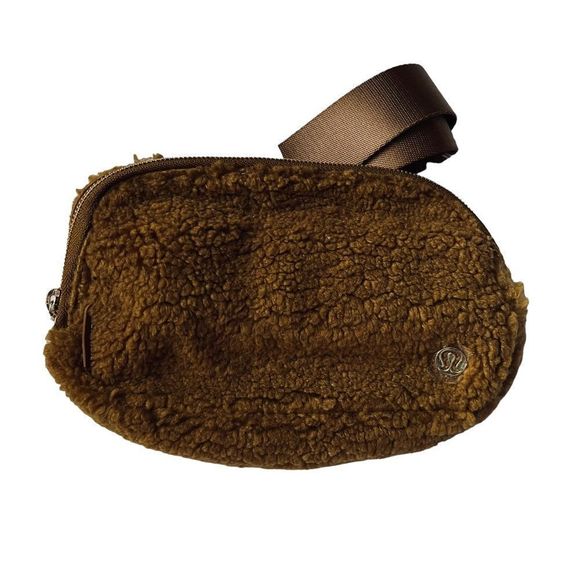 NEW Lululemon Everywhere Belt Bag 1L Fleece Brown Burnt Caramel - Picture 1 of 12